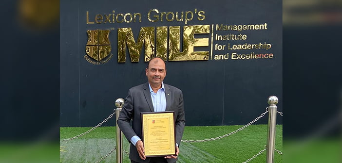 Swastik Siriskar posing with his award