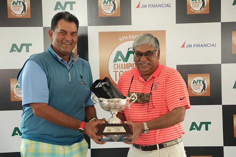 Shivas Nath (Overall runner-up) with Dilip Thomas (R)