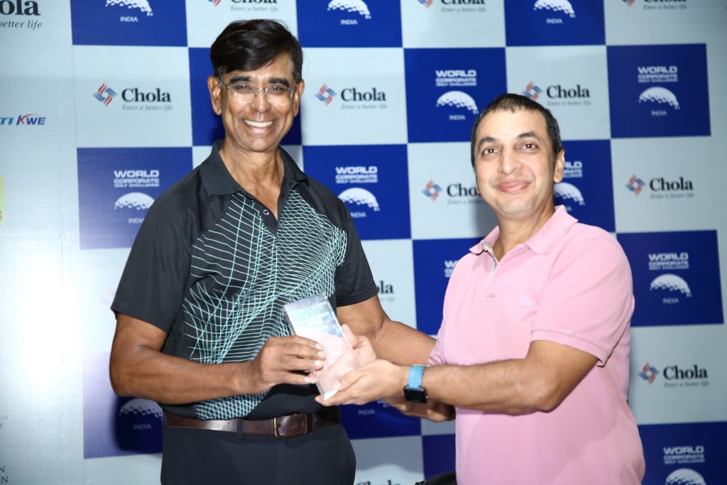 Prateek Pant, Chief Business Officer, White Oak Capital awards Venky Rajgopal of Indian Terrain
