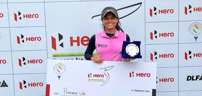 Pranavi Urs with her winners cheque