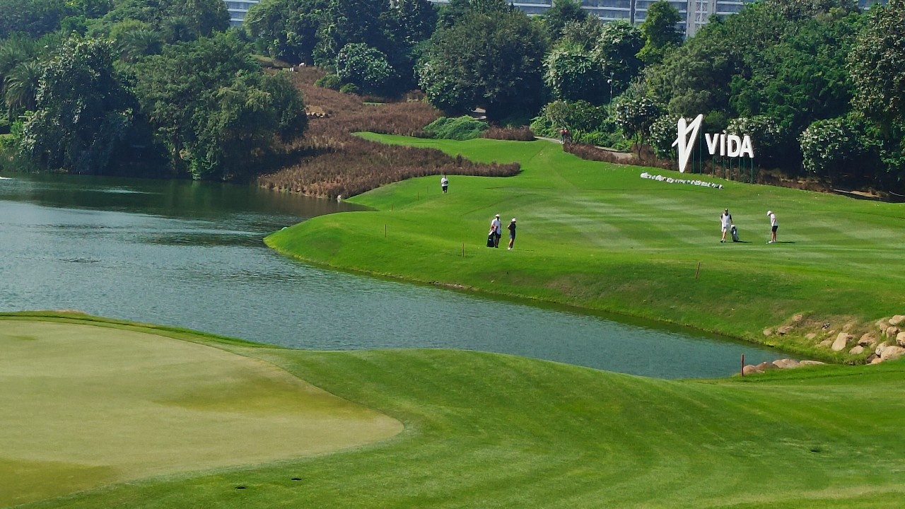 DLF Golf & CC 